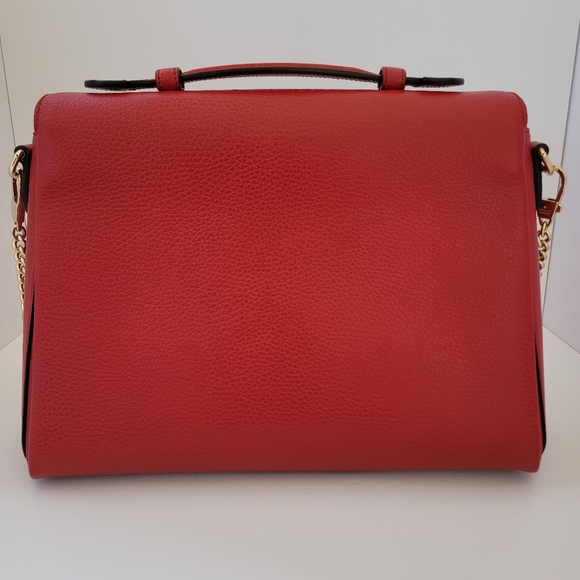 Gucci Red Double G Leather Handbag with Gold Accents - Picture 2 of 15